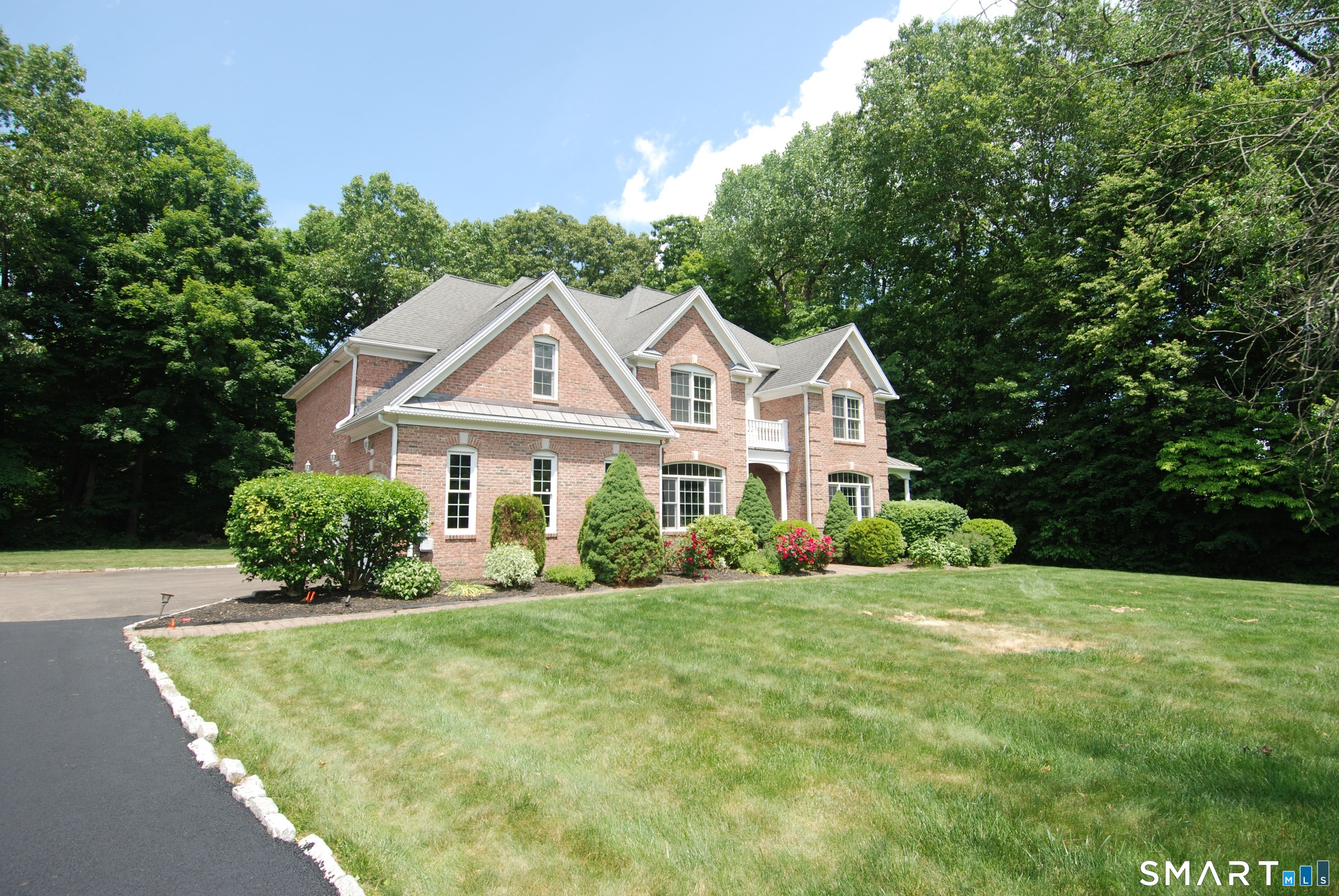 10 Whispering Hollow Court Cheshire CT 06410