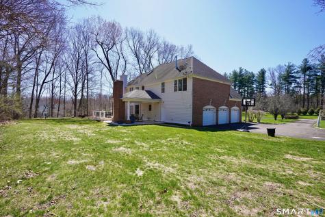 10 Whispering Hollow Court Cheshire CT 06410