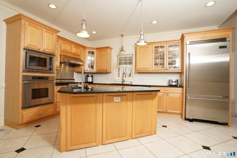 10 Whispering Hollow Court Cheshire CT 06410