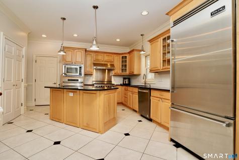 10 Whispering Hollow Court Cheshire CT 06410