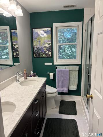 8 Catbird Lane East Lyme CT 06333