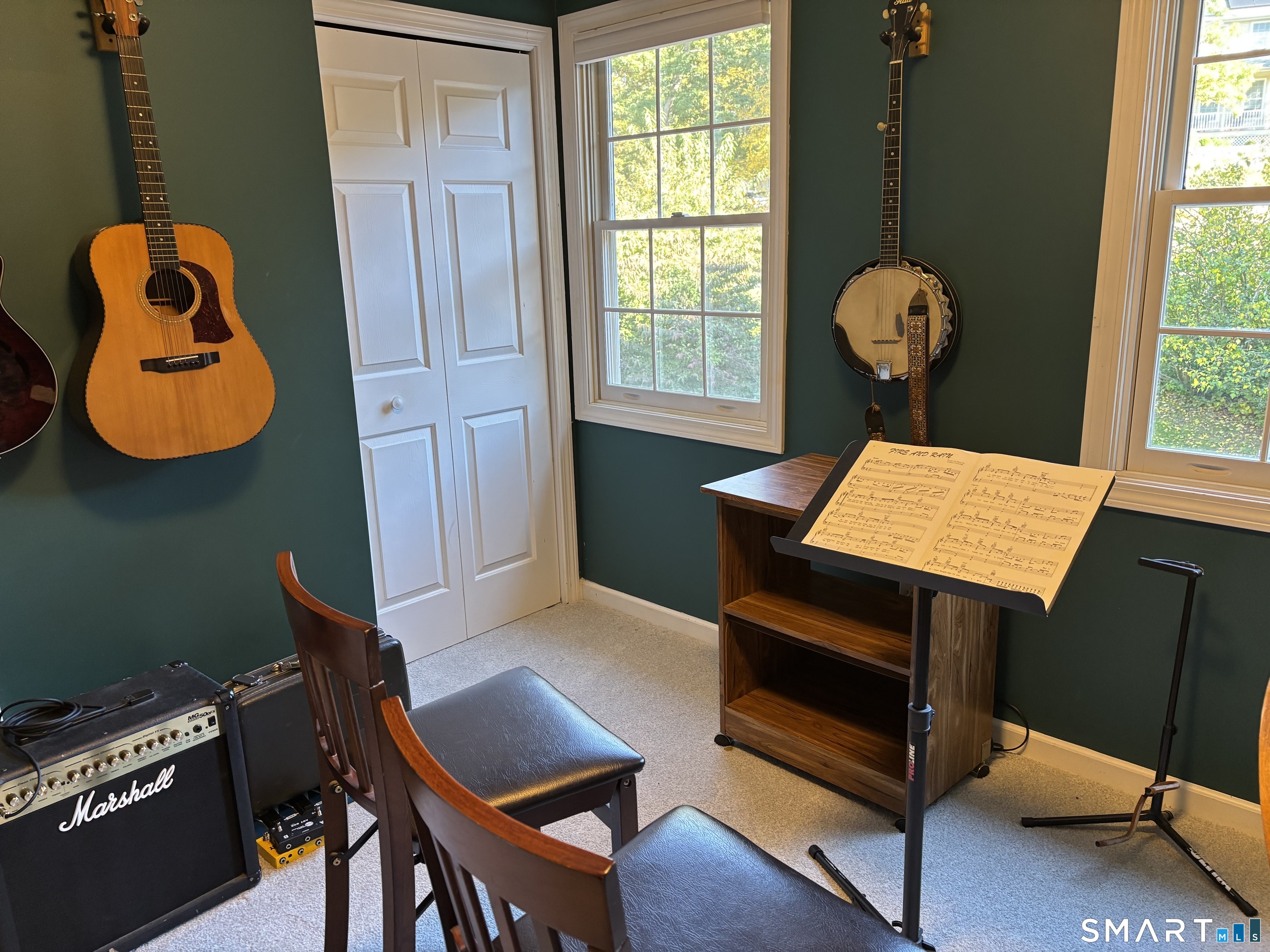 8 Catbird Lane East Lyme CT 06333