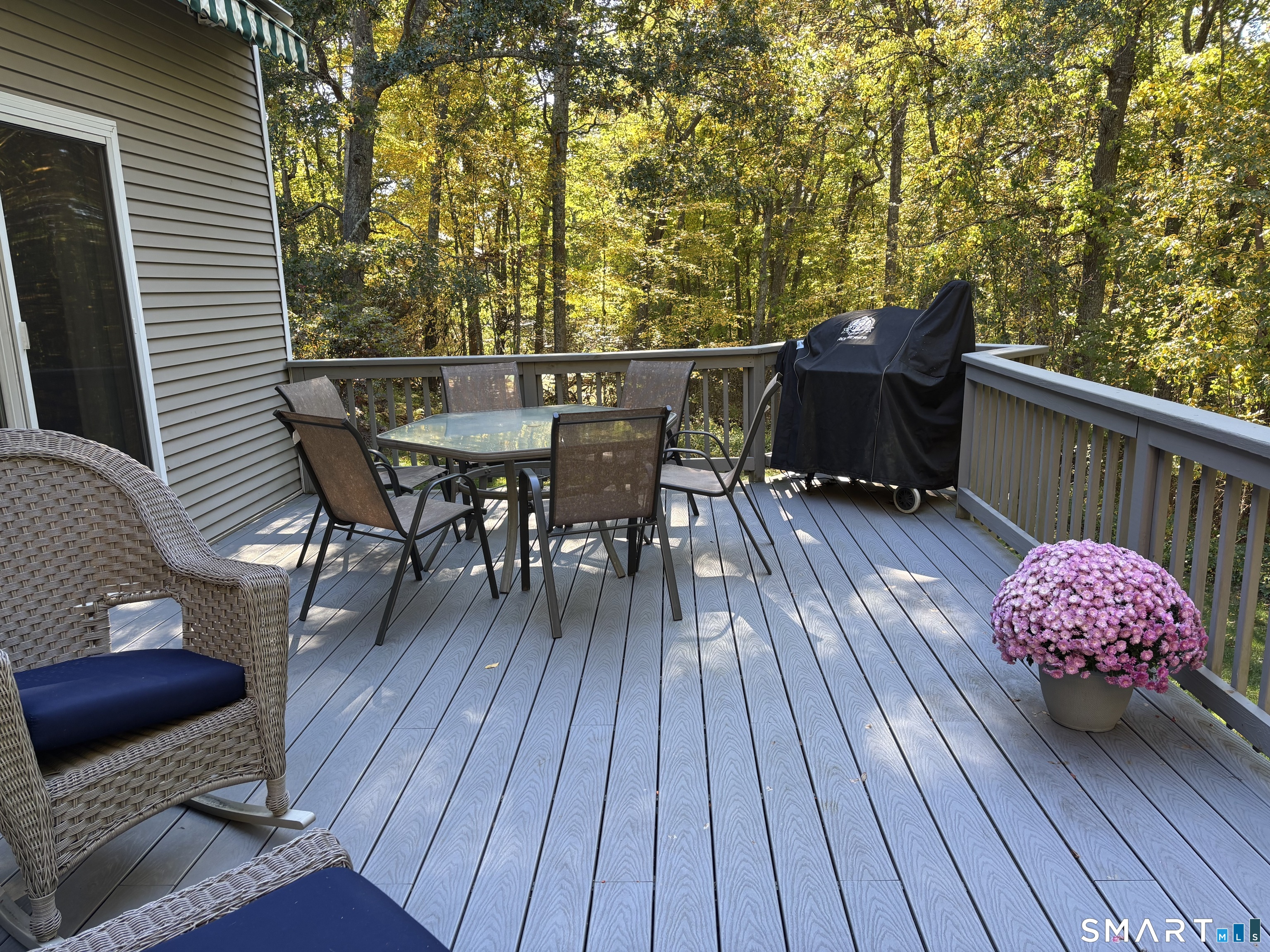 8 Catbird Lane East Lyme CT 06333