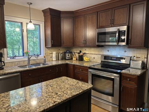 8 Catbird Lane East Lyme CT 06333