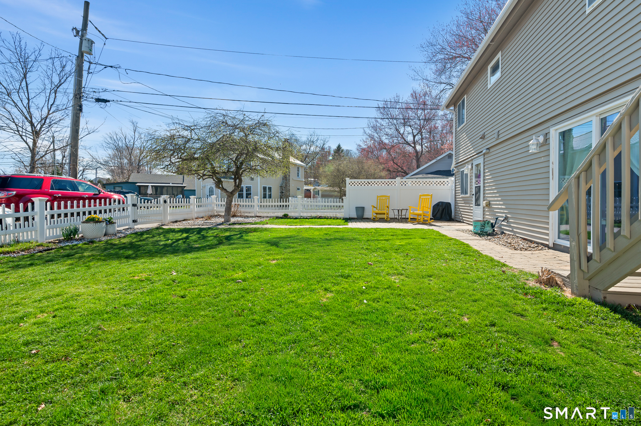 7 West Avenue East Hampton CT 06424