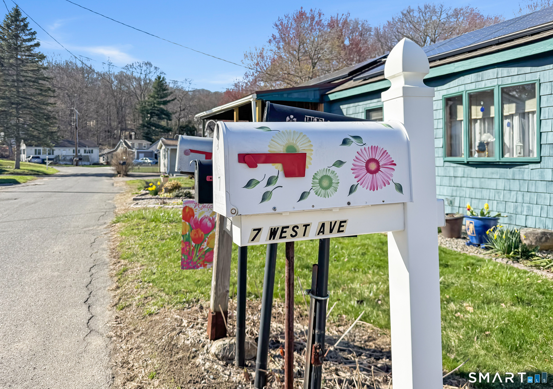 7 West Avenue East Hampton CT 06424