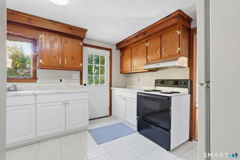 61 Arnott Road Manchester CT 06040