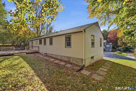 61 Arnott Road Manchester CT 06040