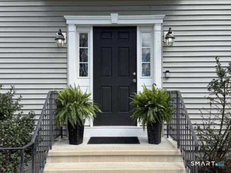 7 Jet Brook Road Newtown CT 06470
