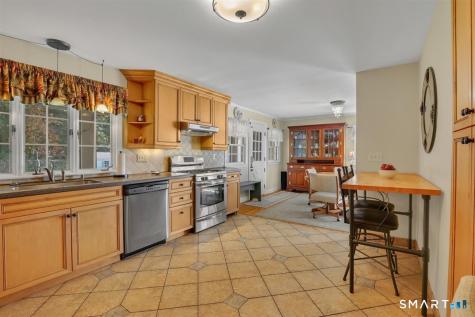 107 Steep Hollow Lane Manchester CT 06040