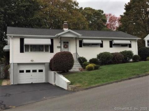 72 Wislock Street Waterbury CT 06705