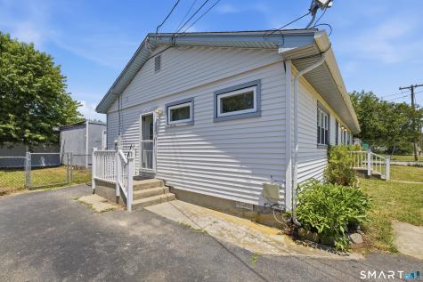 257 Midway Oval Groton CT 06340