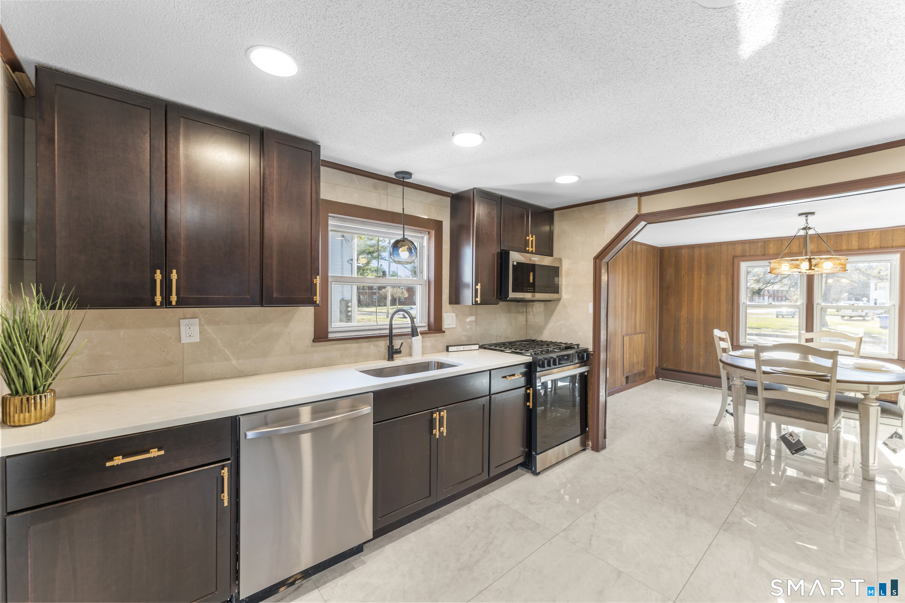 246 Main Street East Hartford CT 06118