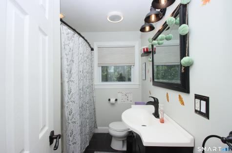 75 Coppola Terrace Derby CT 06418