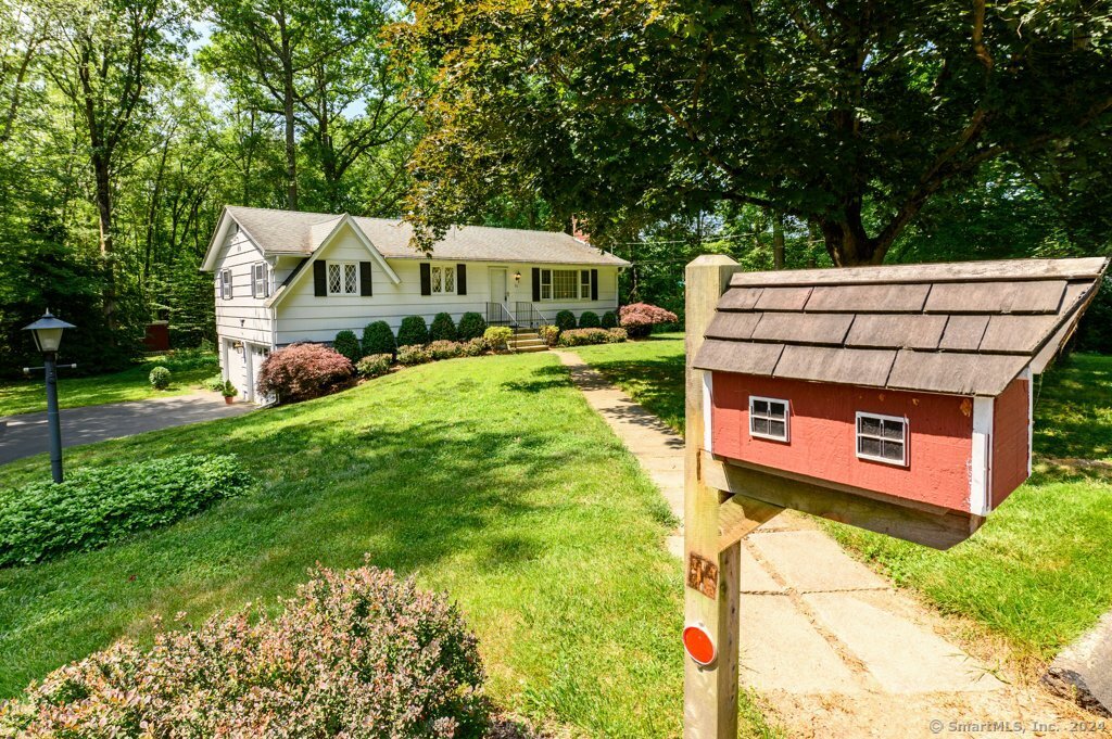 96 Baldwin Drive Guilford CT 06437