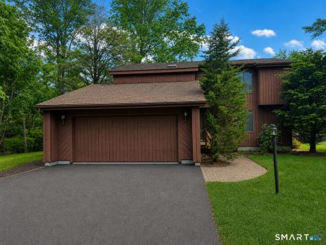 4 Taagan Point Road Danbury CT 06811