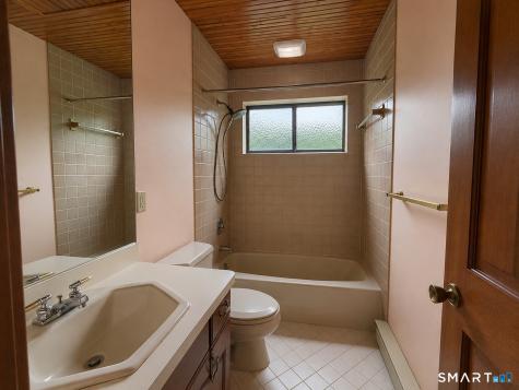 4 Taagan Point Road Danbury CT 06811
