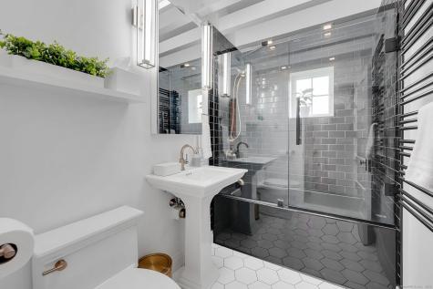 152 Main Street East Hampton CT 06424