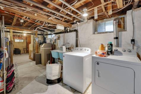 152 Main Street East Hampton CT 06424