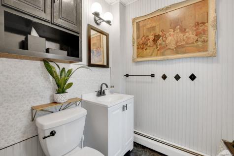 152 Main Street East Hampton CT 06424