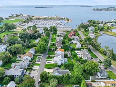 19 Roosevelt Road Westport CT 06880