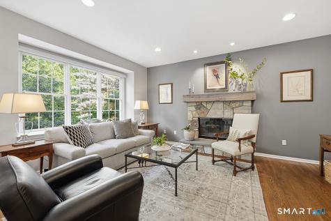 35 Lilac Lane Danbury CT 06810