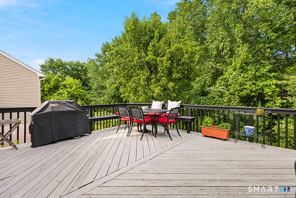35 Lilac Lane Danbury CT 06810