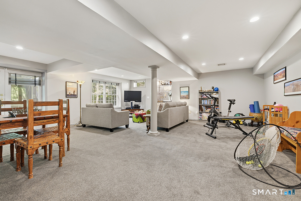 35 Lilac Lane Danbury CT 06810