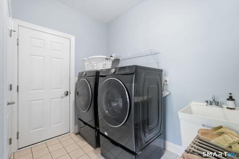 5 Quarterhorse Drive Ellington CT 06029