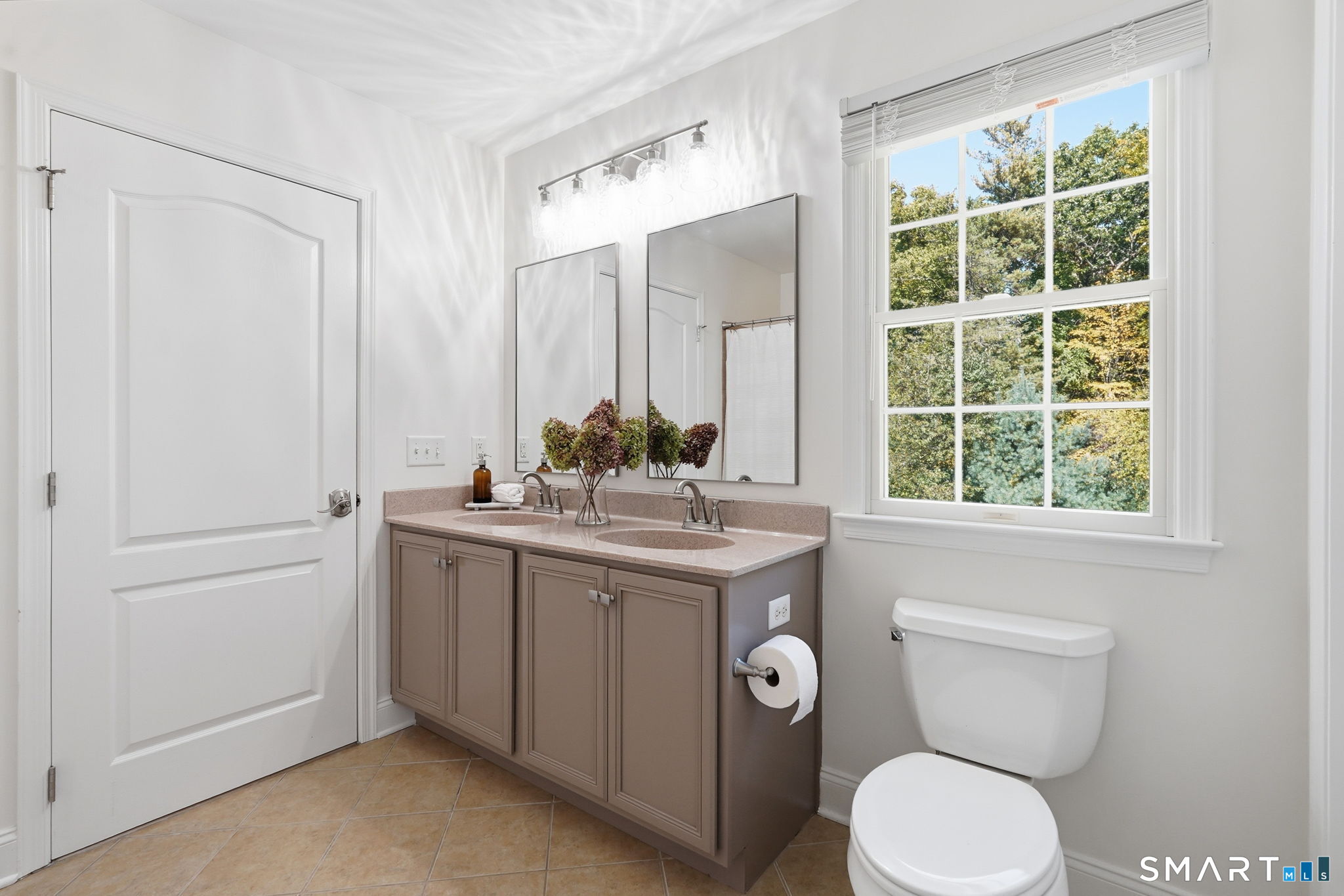 5 Quarterhorse Drive Ellington CT 06029