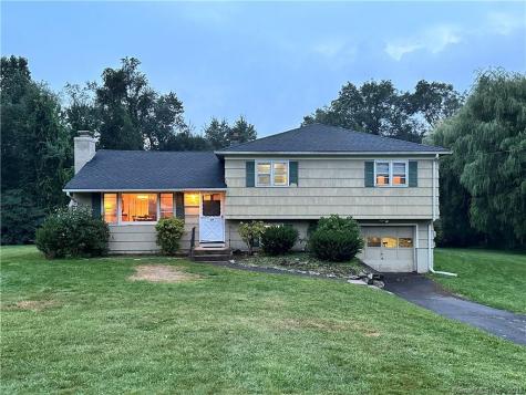 20 Knollcrest Drive Brookfield CT 06804