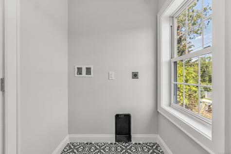 153 Pease Avenue Fairfield CT 06890