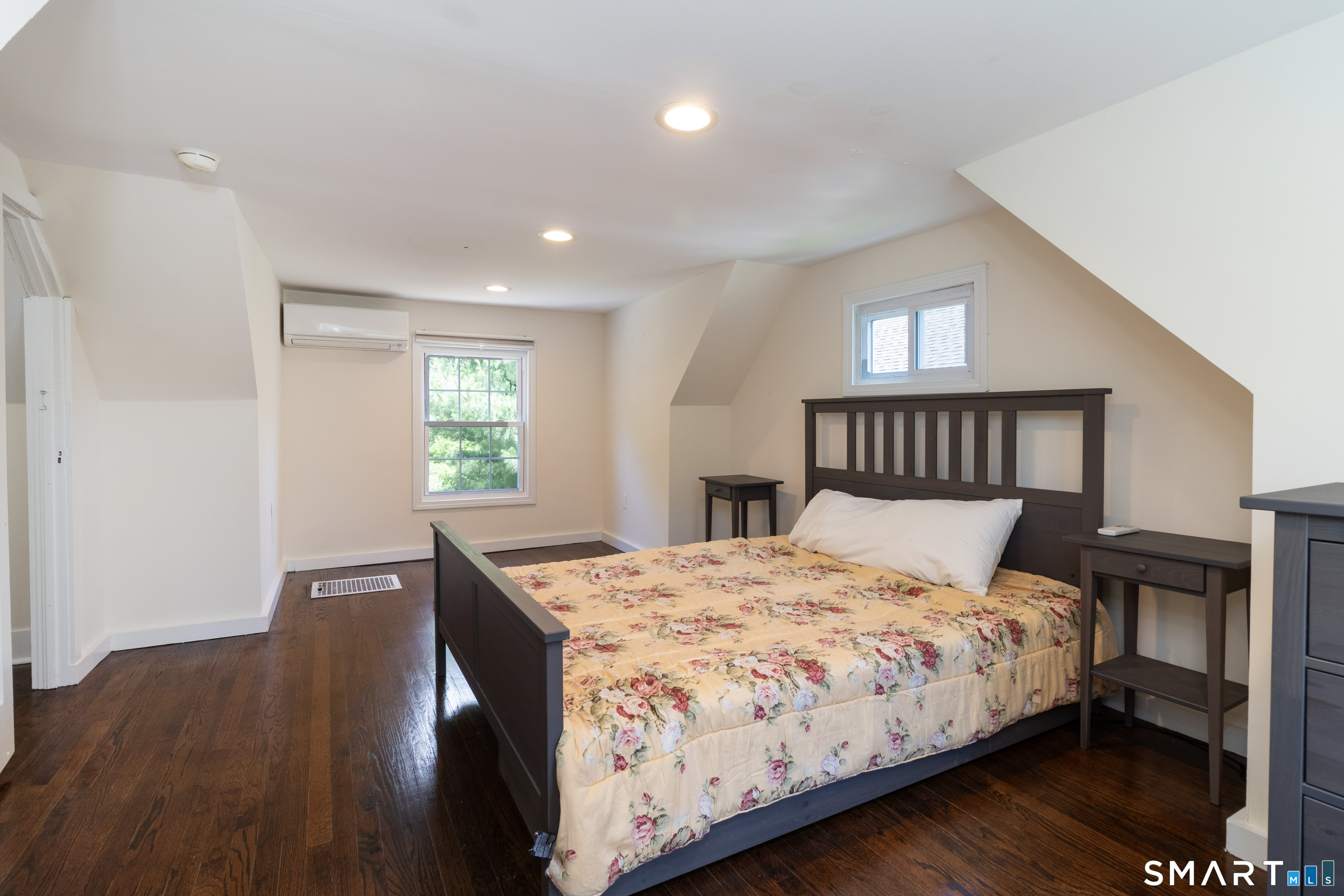 512 Leetes Island Road Branford CT 06405