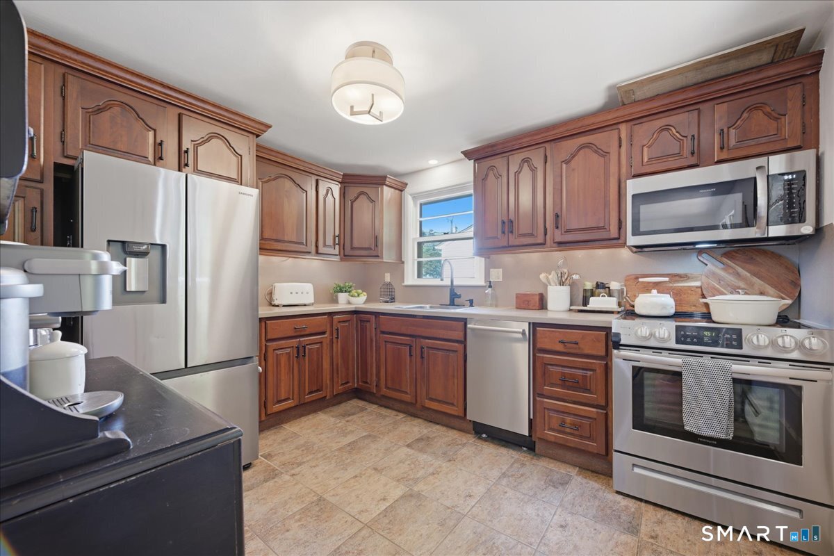 61 Hilltop Road Groton CT 06355