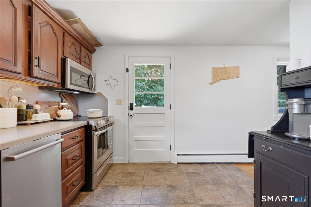 61 Hilltop Road Groton CT 06355