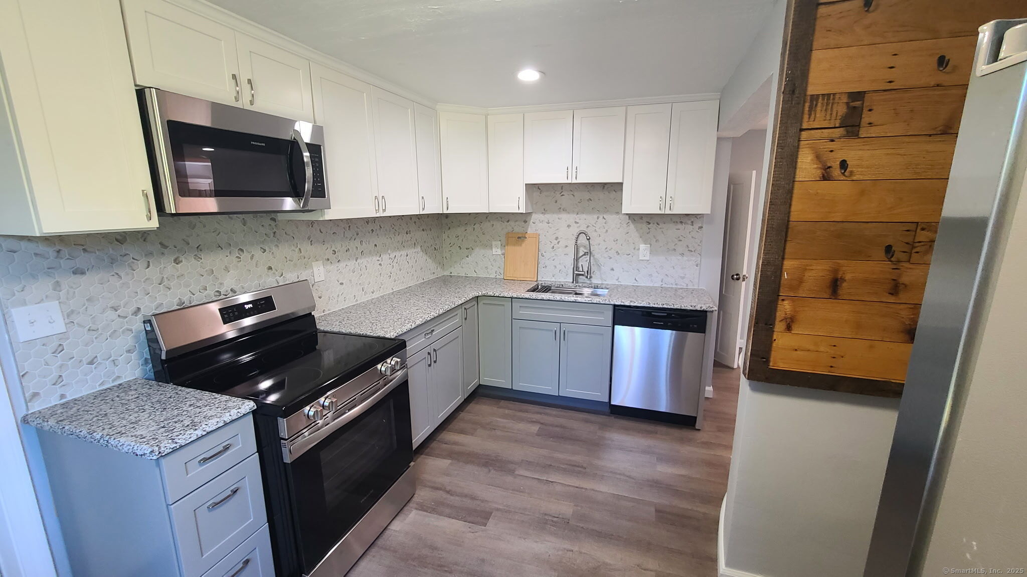 15 Stock Place Street Manchester CT 06042