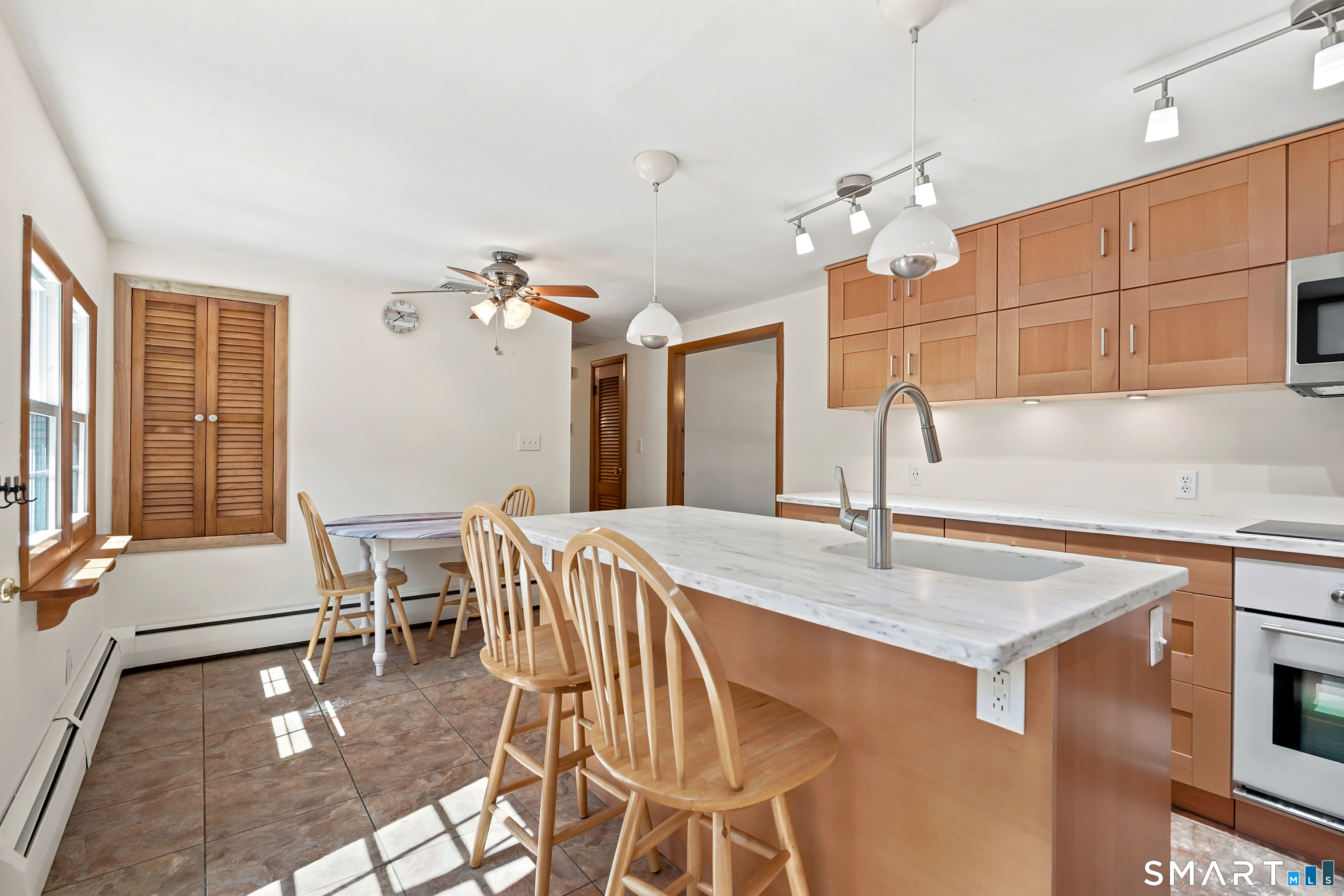 37 Roosevelt Avenue West Haven CT 06516