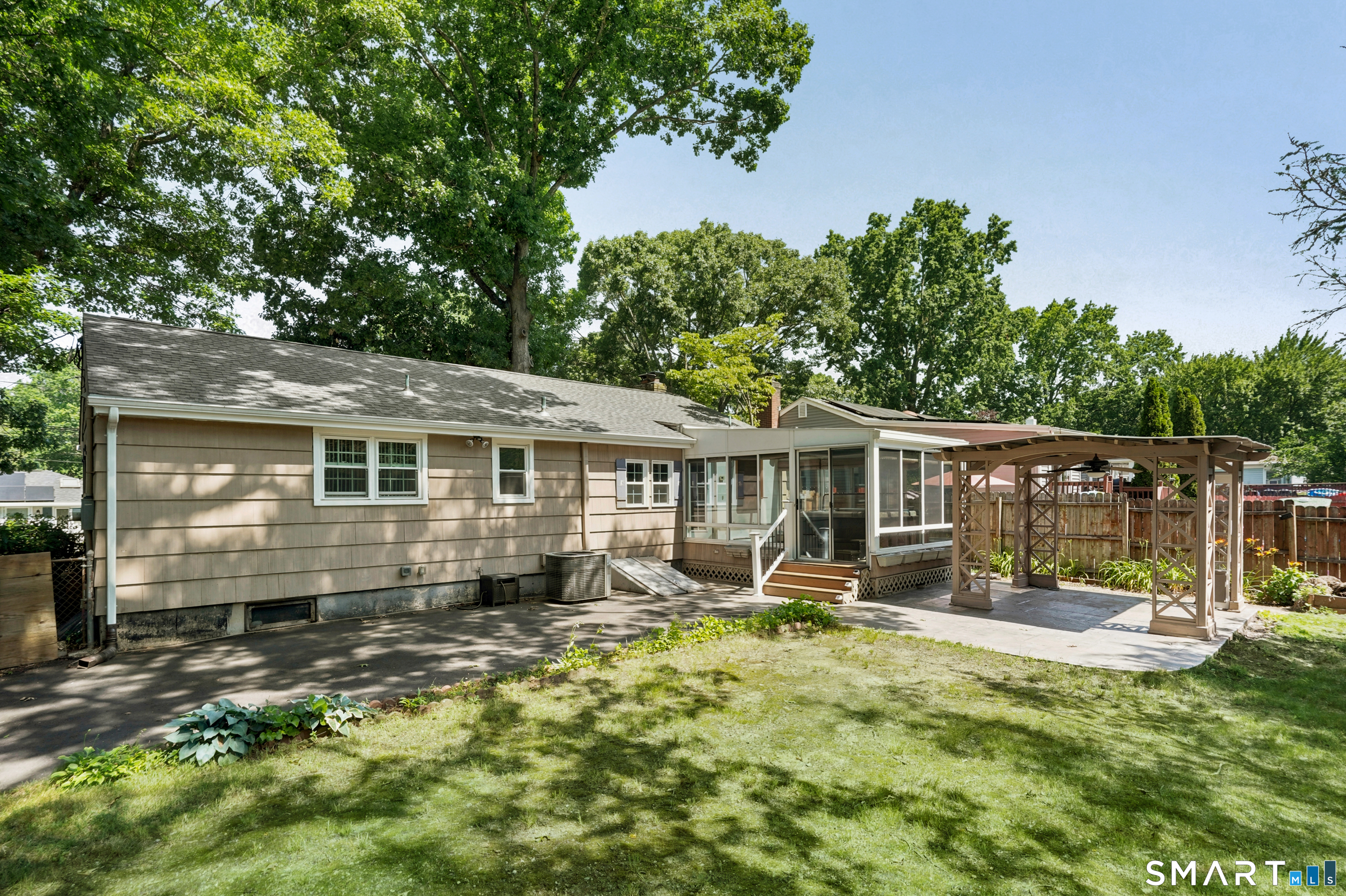37 Roosevelt Avenue West Haven CT 06516