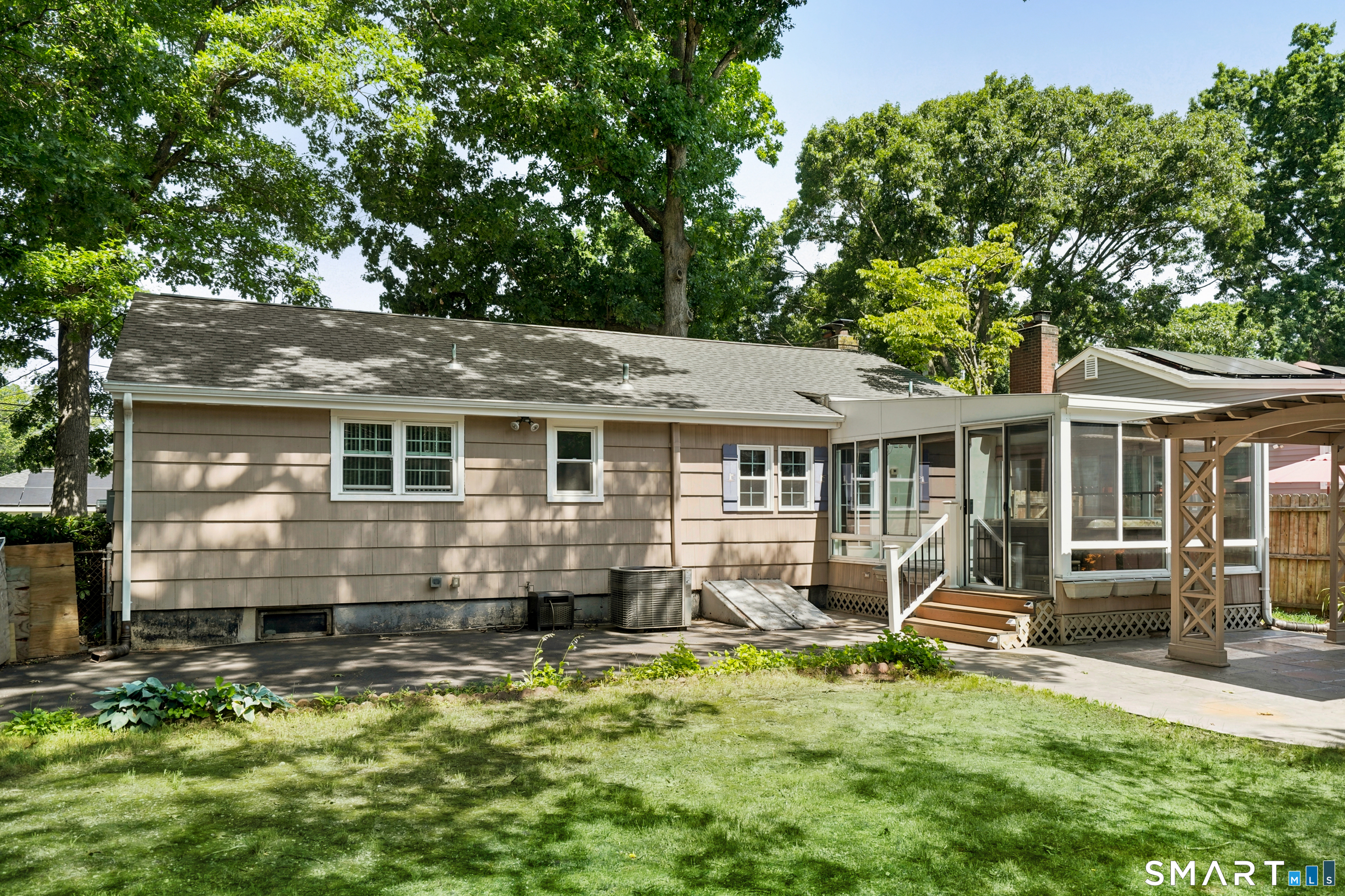 37 Roosevelt Avenue West Haven CT 06516