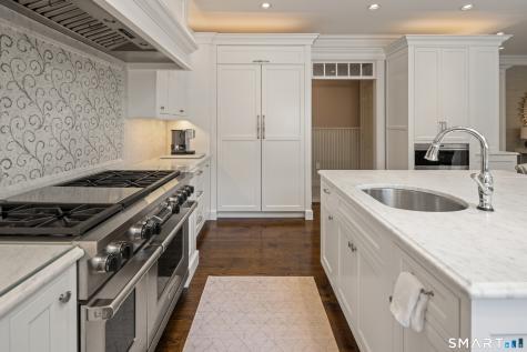 110 Queens Grant Drive Fairfield CT 06824