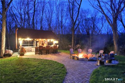 285 Wooding Hill Road Bethany CT 06524