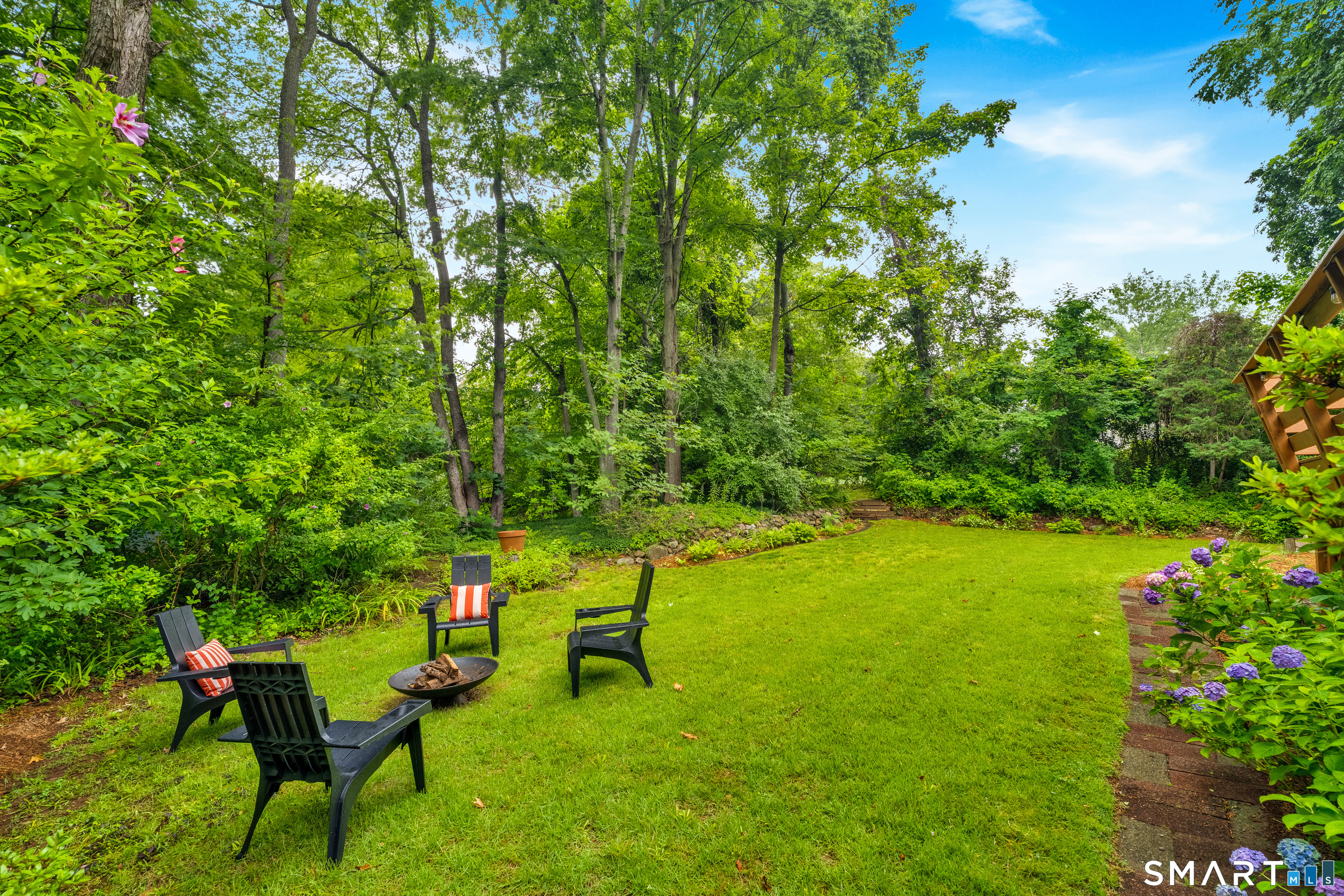 844 Middletown Avenue North Haven CT 06473