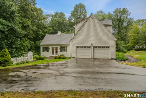 8 Windermere Way Essex CT 06442