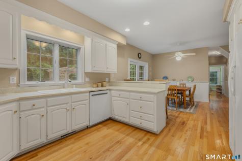 8 Windermere Way Essex CT 06442