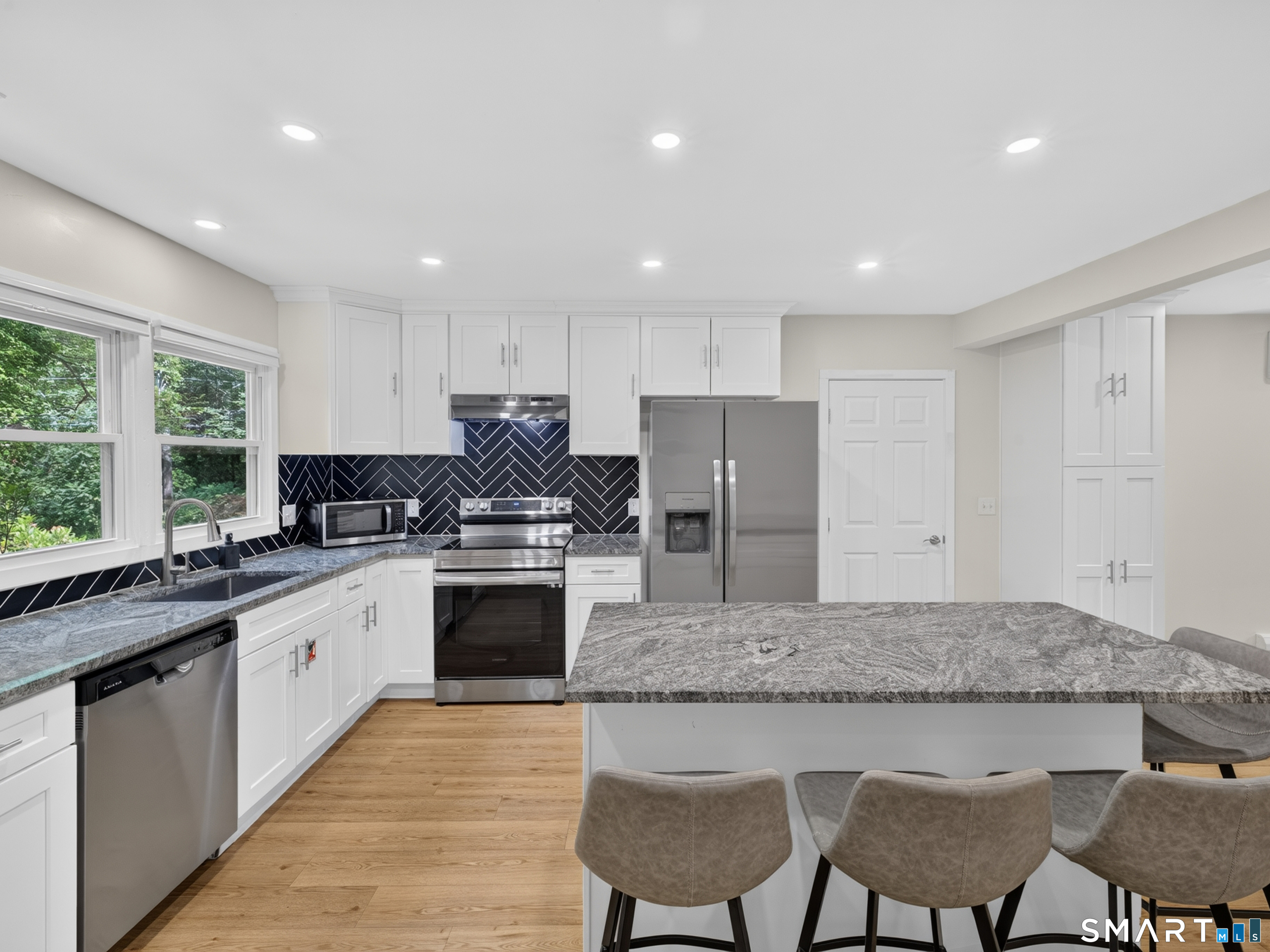 87 Grassy Hill Road Old Lyme CT 06371