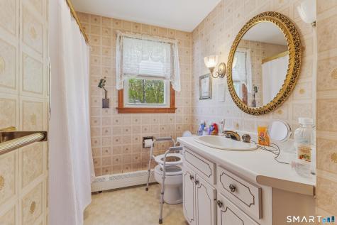 275 Country Lane Bristol CT 06010