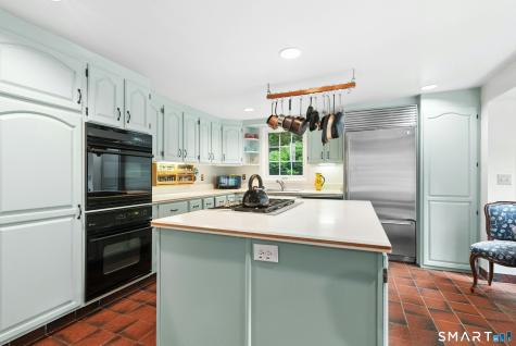 76 Peaceable Street Redding CT 06896