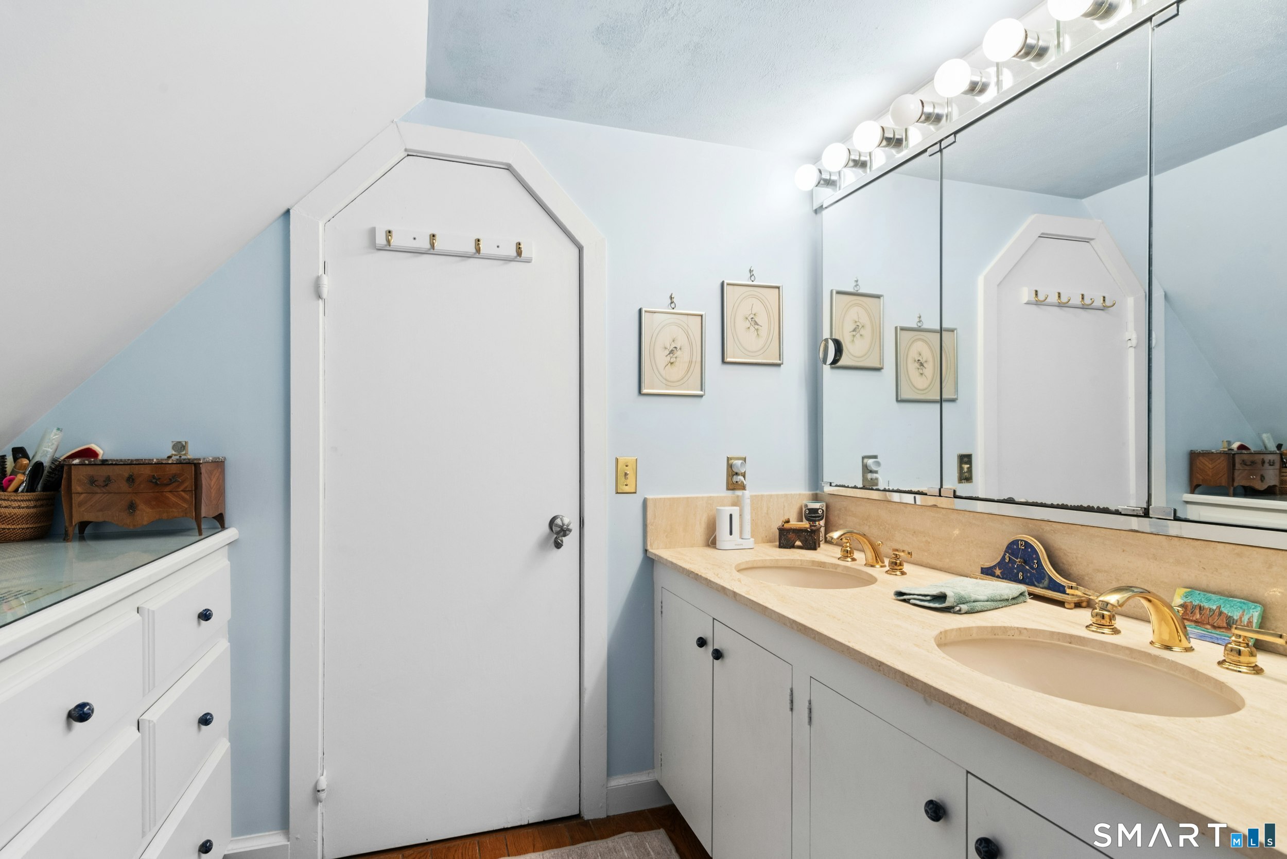 76 Peaceable Street Redding CT 06896