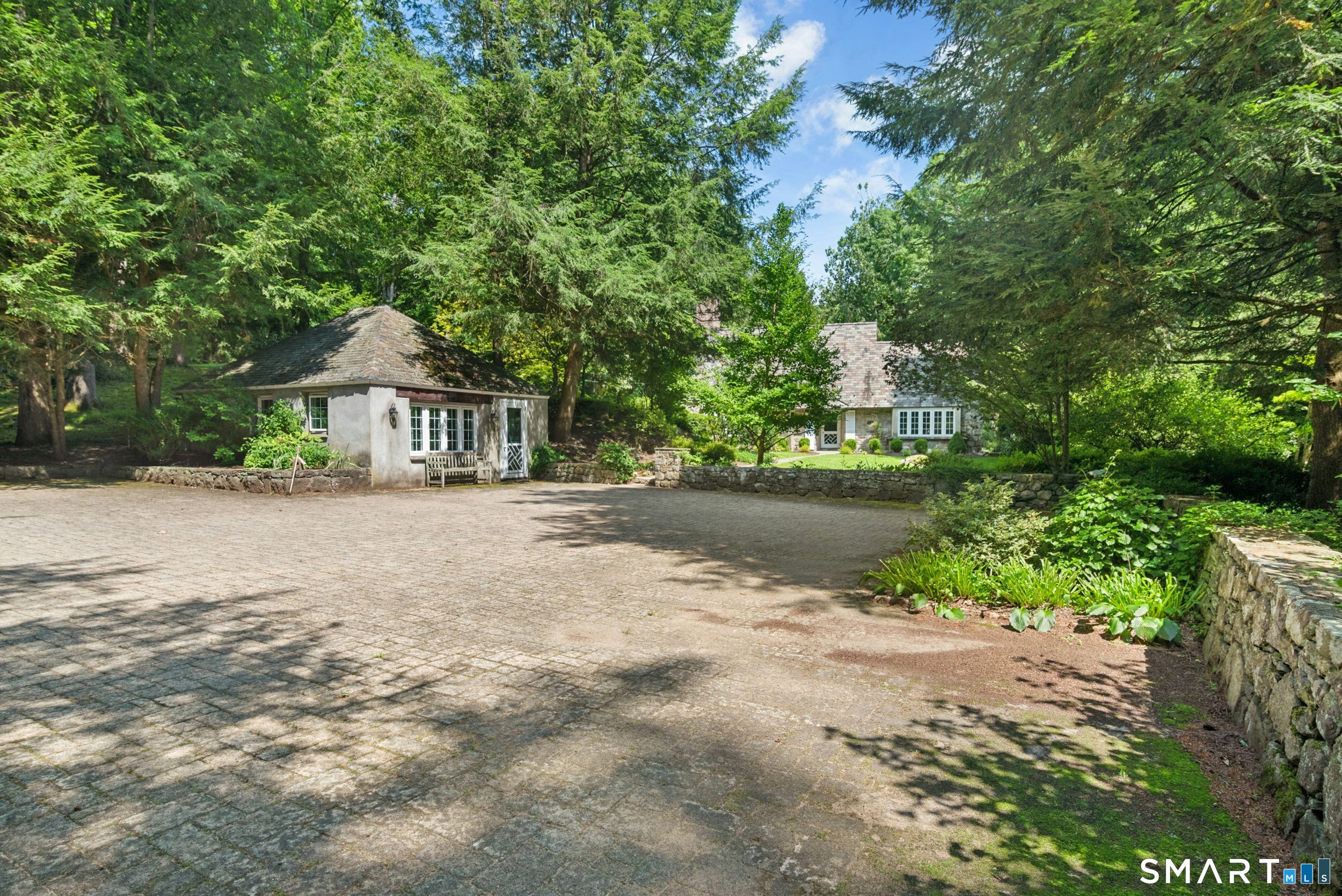 76 Peaceable Street Redding CT 06896