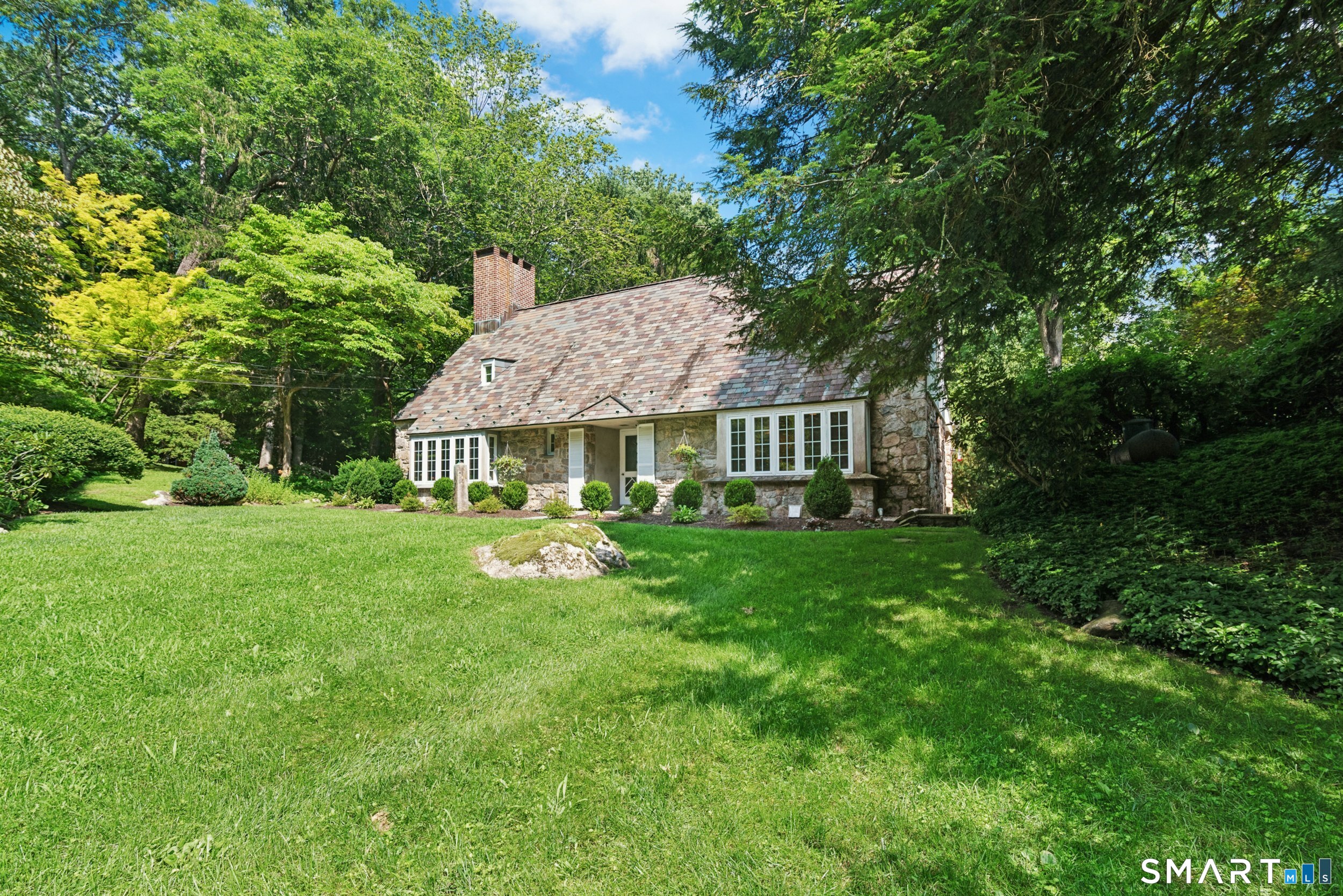 76 Peaceable Street Redding CT 06896